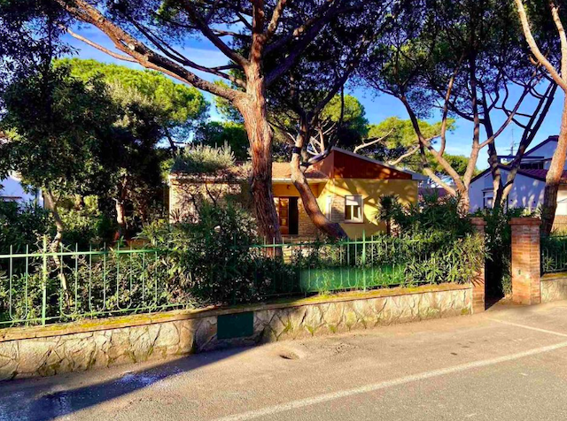 Dům se zahradou jen 200m od pláže v Marina di Castagneto Carducci
