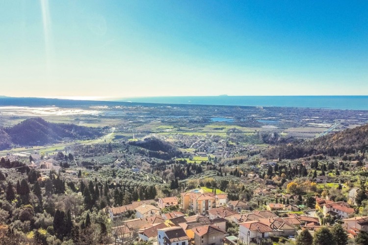 Vila na prodej s nádherným výhledem na moře, Massarosa