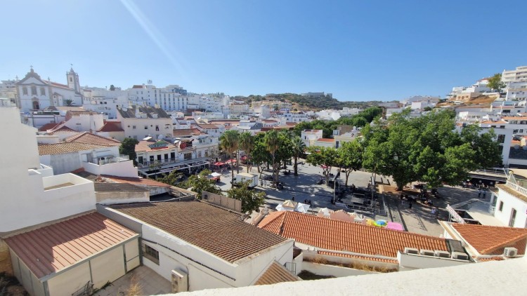 Dům v centru města 300 m od pláže, Albufeira, Algarve